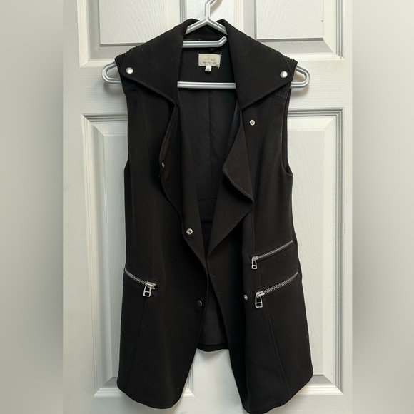 Aritzia Wilfred Oversized Vest with Silver Hardware - Picture 2 of 5